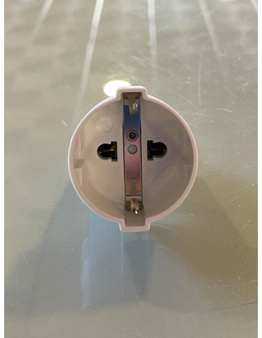 Tomada adaptadora modelo Alemanha/Suécia Cinza