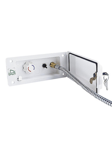 Saida exterior branca água quente e fria com chuveiro Reich